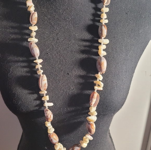 Olive Shell Necklace Natural Hand Made Beach Surf 32 inch ReRetro Vintage Estate - Picture 4 of 8